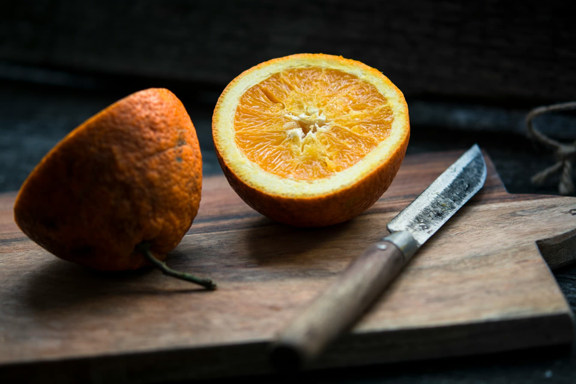 Orange coupée en deux