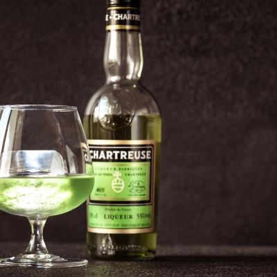 Les origines et la fabrication de la chartreuse